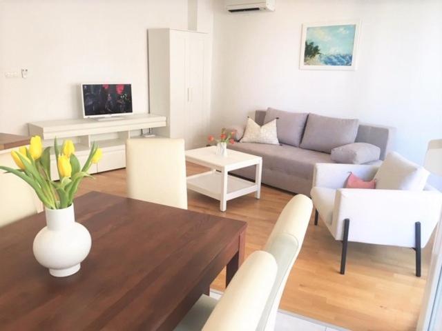 Sunshine Apartment Makarska Exterior photo
