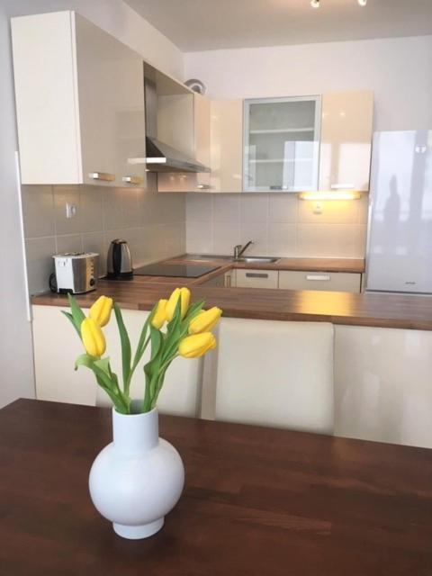 Sunshine Apartment Makarska Exterior photo